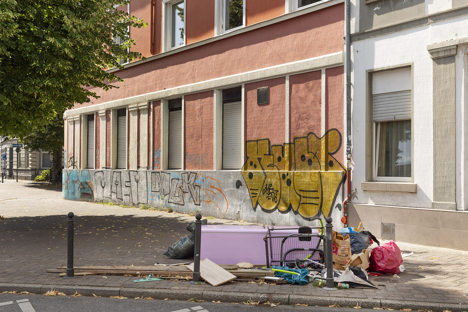 Müll vor Alte Linner Str. 31